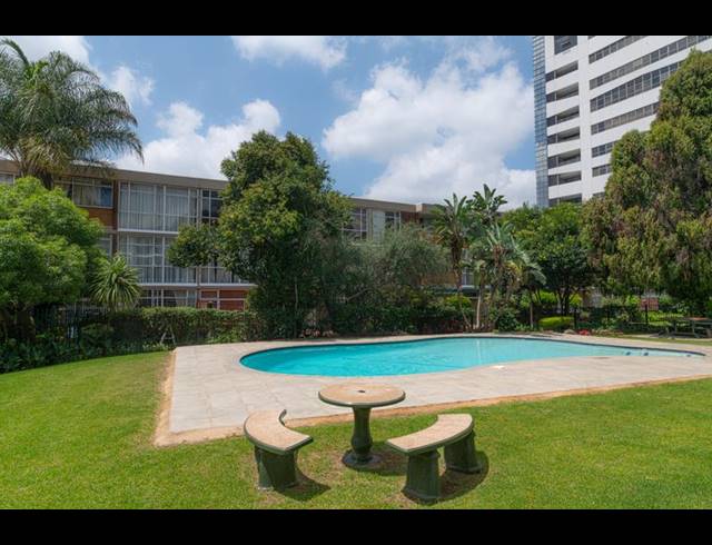 3 BEDROOM APARTMENT FOR SALE IN SANDOWN